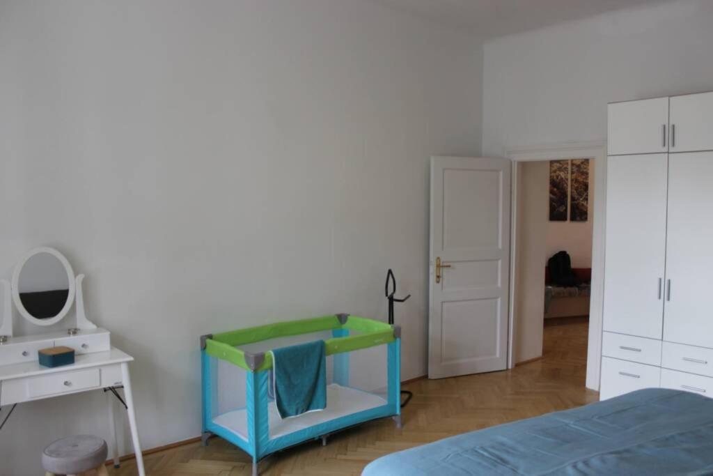 Wunderschone Altbauwohnung In Zentraler Lage Wien Bagian luar foto