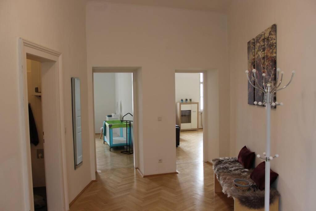 Wunderschone Altbauwohnung In Zentraler Lage Wien Bagian luar foto