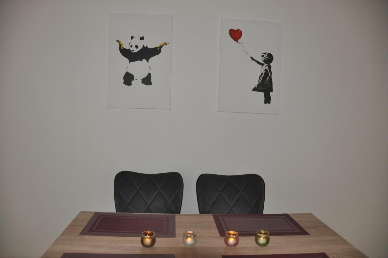 Wunderschone Altbauwohnung In Zentraler Lage Wien Bagian luar foto