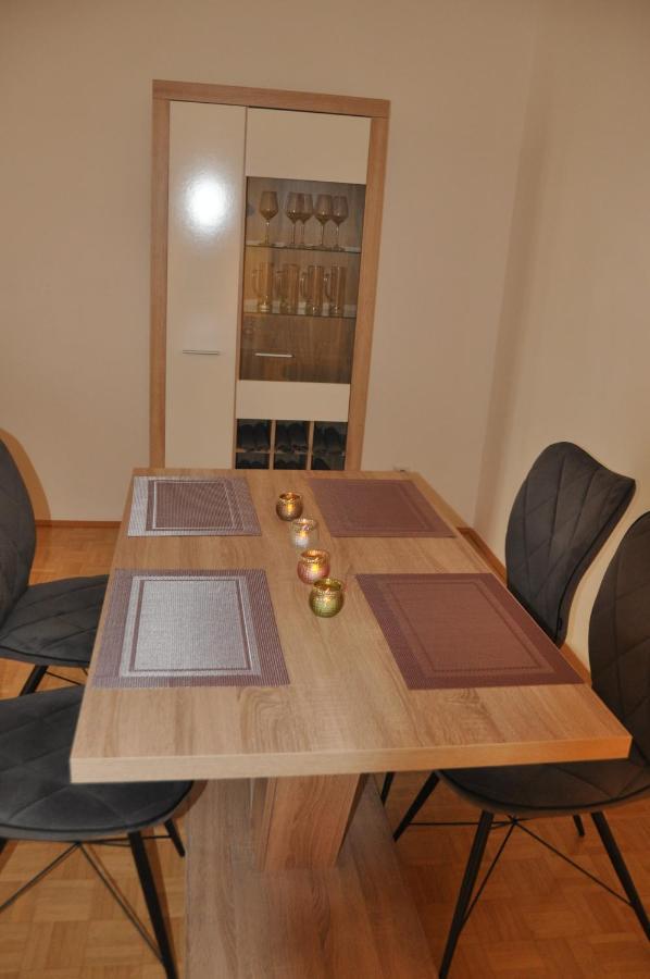 Wunderschone Altbauwohnung In Zentraler Lage Wien Bagian luar foto