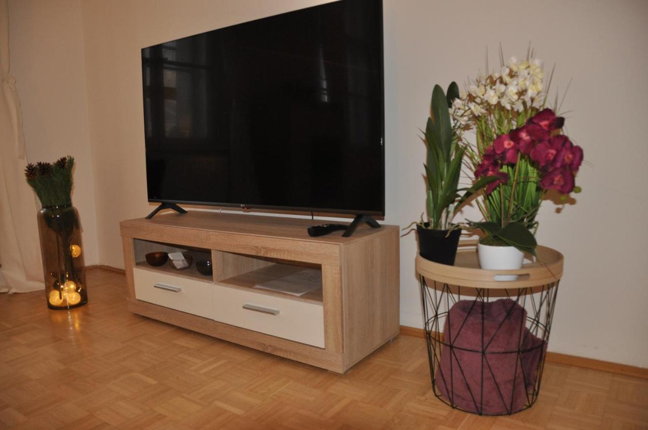 Wunderschone Altbauwohnung In Zentraler Lage Wien Bagian luar foto