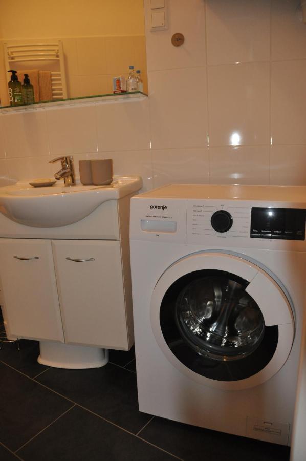 Wunderschone Altbauwohnung In Zentraler Lage Wien Bagian luar foto